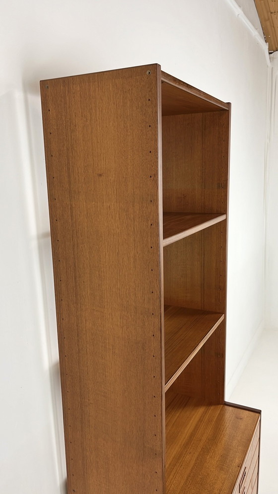 Image 1 of Bibliothèque suédoise vintage en teck