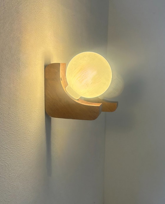 Image 1 of Coppia di applique vintage, legno e vetro opalino, Francia, 1970