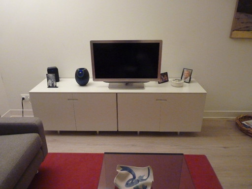 Muebles Molteni con 2 placas de pared