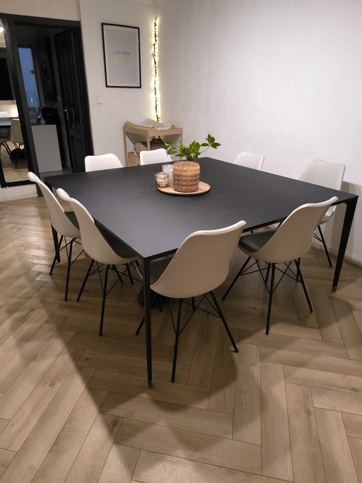 Rimadesio FLAT 160x160 – designtafel van Giuseppe Bavuso – matzwart gelakt glas