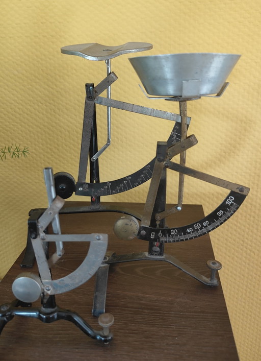 Tre bilance a lettere JP Maul (manca un piatto) – decoratieve objecten, Metal