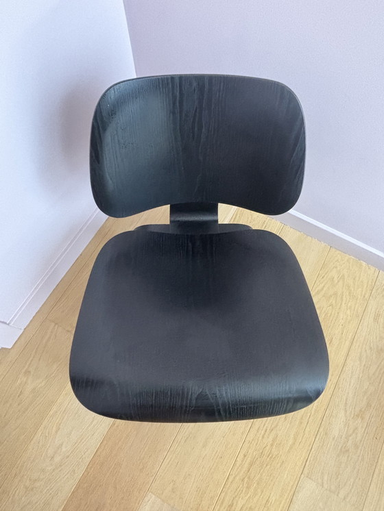 Image 1 of Vitra Eamnes Lounge Chair Wood