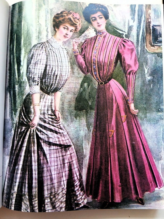 Image 1 of (W027) Moda del siglo XX: La historia visual de la moda en la publicidad
