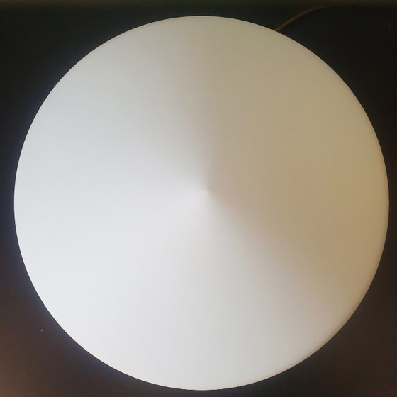Image 1 of Grote (30 cm) Minimalistische midcentury glazen wand/plafondlamp. 