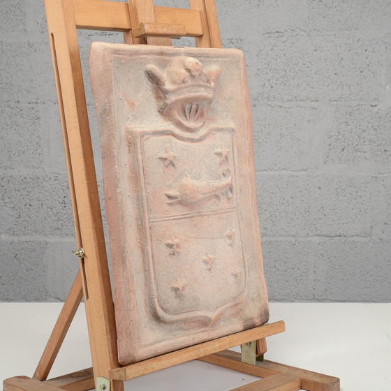 Placa de terracota con escudo – Decoración de pared (photo 2 of 4)
