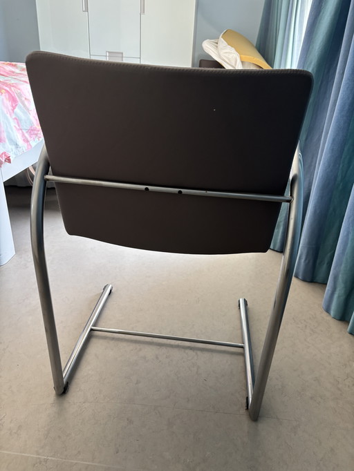 Chaises circulaires Metaform en cuir souple