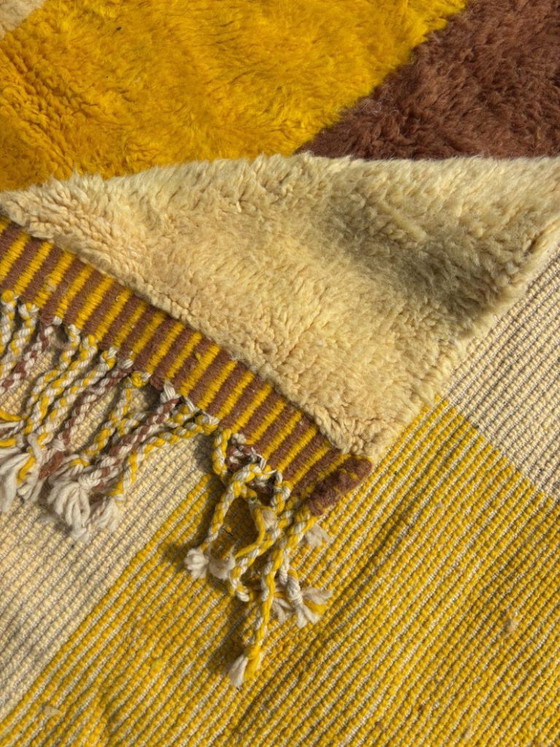 Image 1 of Luxuriöser marokkanischer Mrirt-Wollteppich 200 x 250 cm – Moderner handgefertigter Berberteppich – Wohnbereich