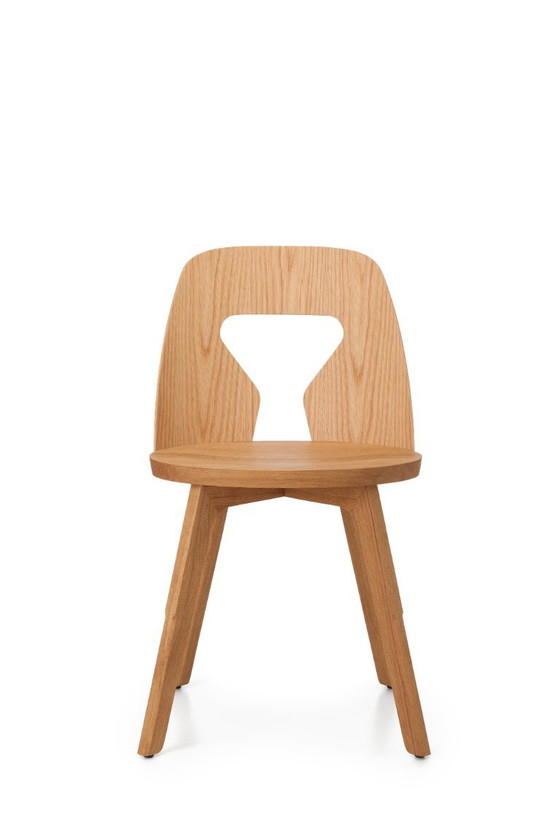 6 sillas Stammplatz, diseño Alfredo Häberli. – quodes, Sillas de comedor, Wood, Modern (photo 2 of 10)