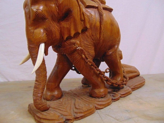 Image 1 of Elefante intagliato a mano dall'Indonesia
