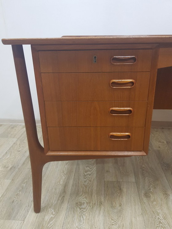 Image 1 of Bureau en teck, conçu par Svend Aage Madsen pour H.P. Hansen, Danemark, années 1960