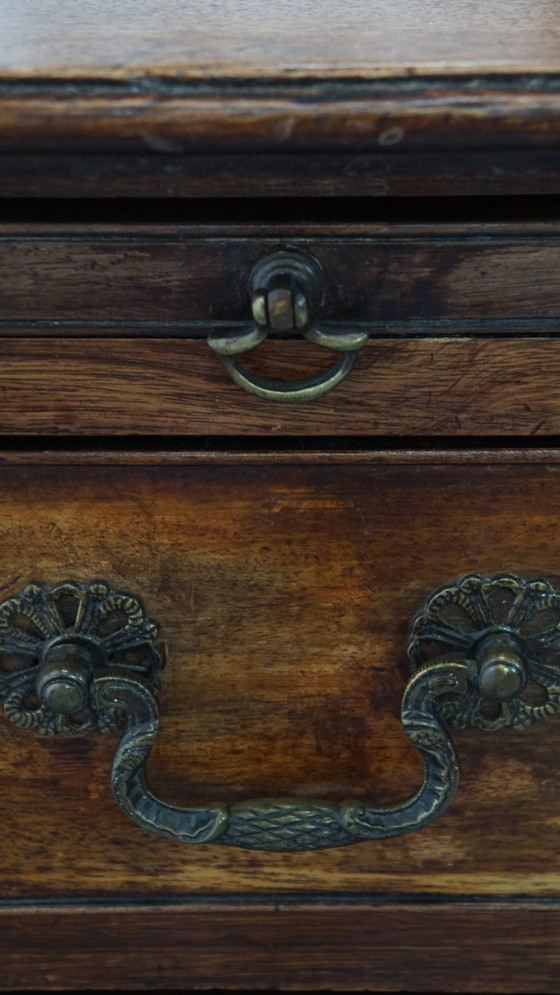 Image 1 of Preciosa cómoda inglesa antigua del siglo XVIII