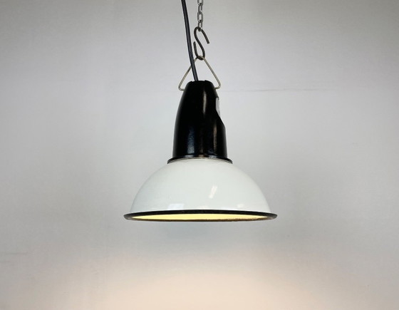 Image 1 of Suspension industrielle soviétique vintage en émail blanc, années 1960