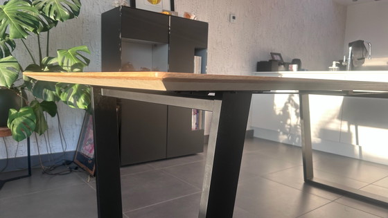 Juntoo Esstisch aus Eiche – Esstische, Holz, Metall (photo 2 of 5)