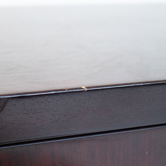 Image 1 of Moderne Italiaanse kast met metalen deurpaneel