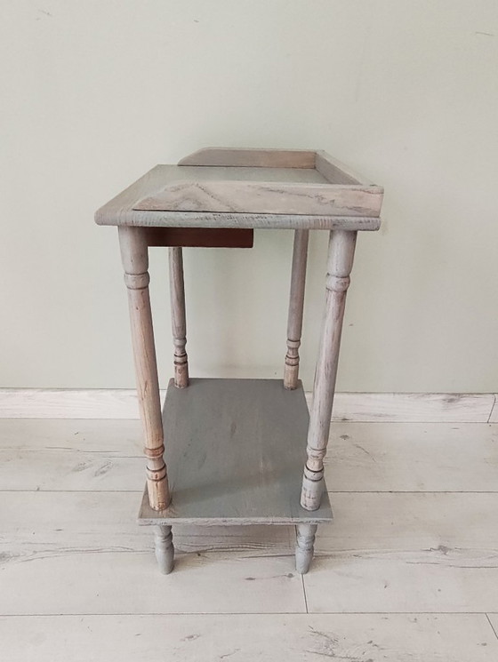 Image 1 of Tavolino laterale in legno massello