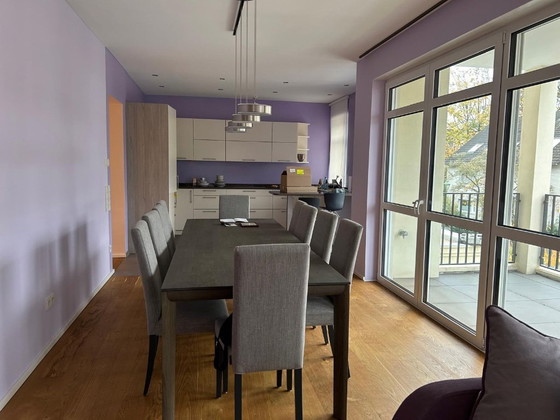 Image 1 of Mesa de comedor Surf de Christine Kröncke + 10 sillas Iris de Colico (totalmente tapizadas) *como nuevas