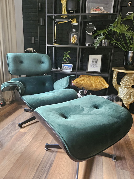 Mid Century Modern style chair
