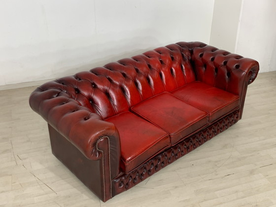 Image 1 of Originele chesterfield bank 3-zits leren bank ossenbloed