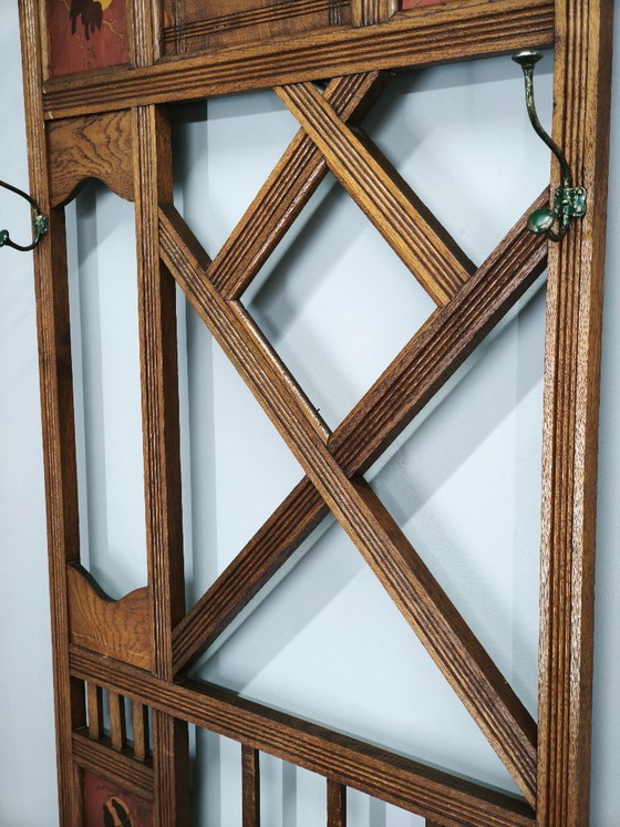 Appendiabiti Arts & Crafts in rovere massiccio, c. 1900, con ganci e portaombrelli, Legno, Metallo, Marrone (foto 9 di 14)