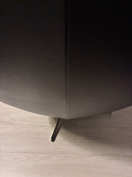 Image 1 of Draaistoel leder donkerbruin - Goossens 'Merci'