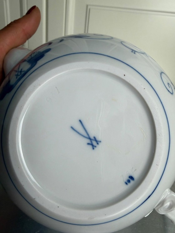 Image 1 of Original Meissen teapot, onion pattern – 1st choice – W 24 cm – excellent condition