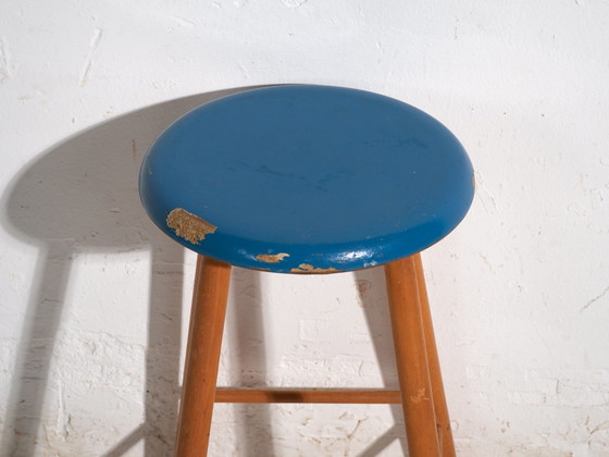 Taburete de madera antiguo con asiento redondo – Europa Central, circa 1950 – Vintage (photo 28 of 40)