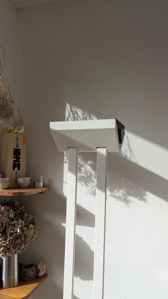 Image 1 of Philips sculpturale vloerlamp met dimmer uit de jaren 80, postmodernistisch van aard.