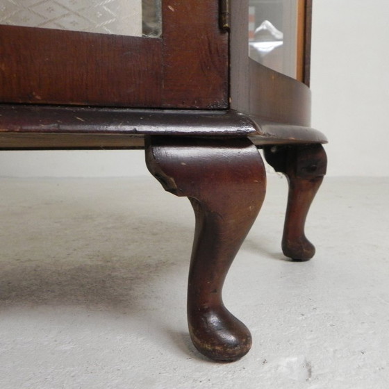 Image 1 of English Art Deco display cabinet on ornate legs, 1930s