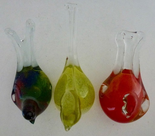 3 pájaros decorativos de cristal, de estilo Murano, en hermosos colores brillantes.