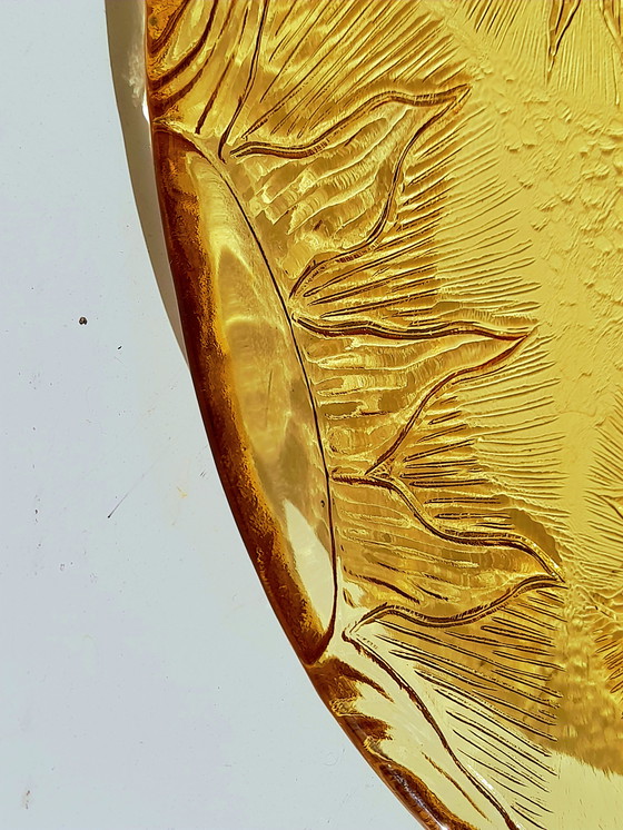 Image 1 of Piatto in vetro con decorazione a raggiera