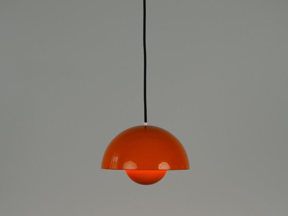Set van 2 Deense vintage bloempotlampen van Verner Panton, Louis Poulsen, 1968 – Hanglampen, Other (photo 2 of 7)