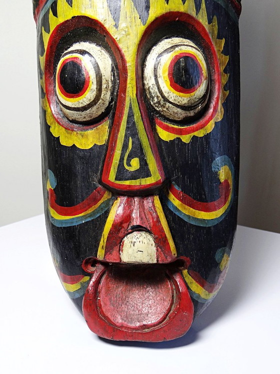 Image 1 of Grand masque Balinais en bois sculpté et peint à la main, Indonésie, années 1970