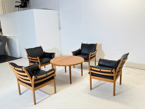 Image 1 of 4 fauteuils Illum Wikkelso, 1 ensemble table et chaises Silkeborg (cfc)