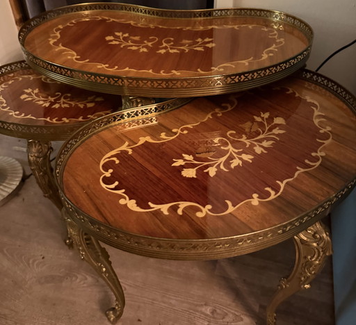 Antique kidney-shaped side table set Louis XV style from around 1900