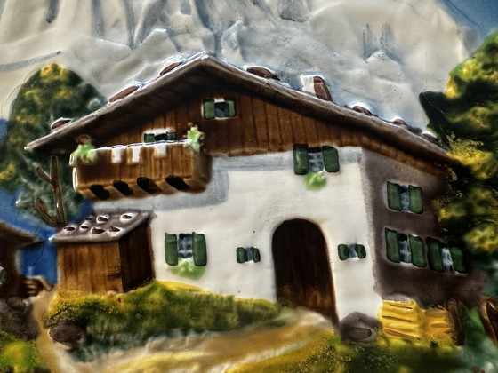 Image 1 of Assiette vintage Decorative Barbotine Montagne / Chalet - Germania Ovest - D 30 cm