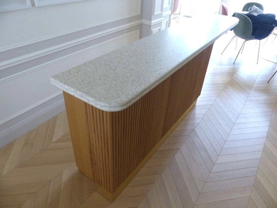 Image 1 of Moderne Bar aus massiver Eiche und doppelter Terrazzo-Arbeitsplatte – Einzigartiges Stück