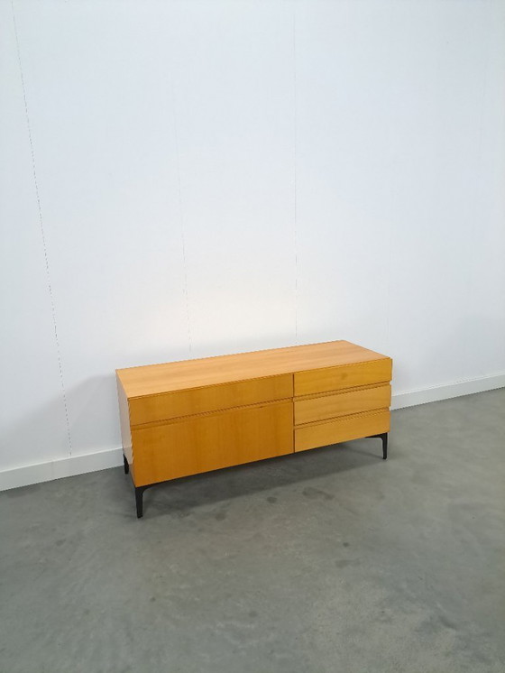 Image 1 of Mobile TV impiallacciato con cassetti e gambe in acciaio nero