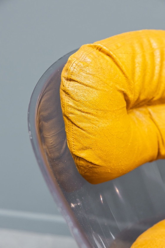 Image 1 of Poltrona lounge in Lucite Pod