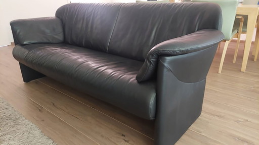 Jori black leather sofa 2.5 seater in good condition