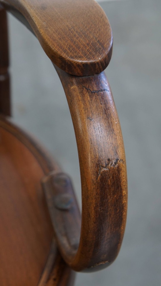 Image 1 of Silla antigua de diseño de madera de Mundus para Thonet con reposabrazos