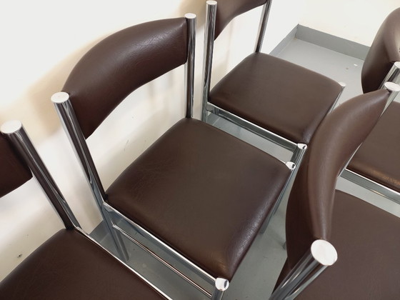 Image 1 of Set di 6 sedie vintage anni '70 in metallo cromato e similpelle marrone