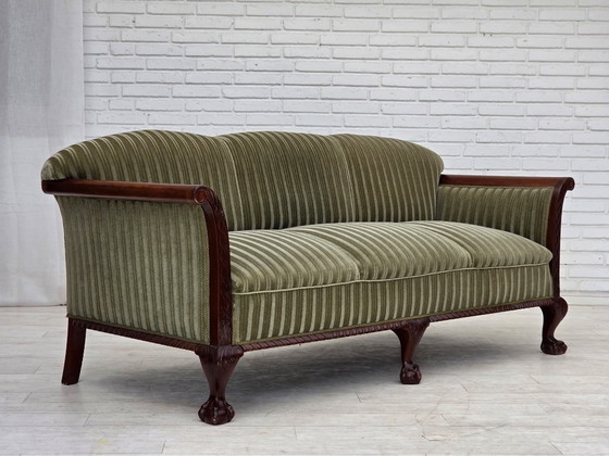 Image 1 of Deense driezitsbank uit de jaren 50, groene meubelvelours, teakhout.