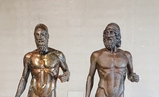 Reproductie van de Bronzen van Riace, Beeldhouwkunst, Bruin, Classicisme (foto 5 van 5)