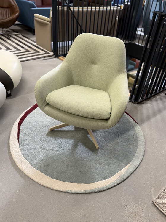 Image 1 of Leolux Pode Armchair Fabric Design Swivel Chair