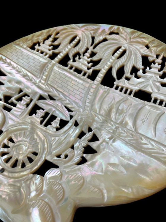 Image 1 of Old mother-of-pearl cutting board and cake/fish knife