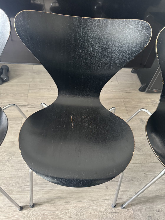 Image 1 of Arne Jacobson 8 Sillas mariposa negras