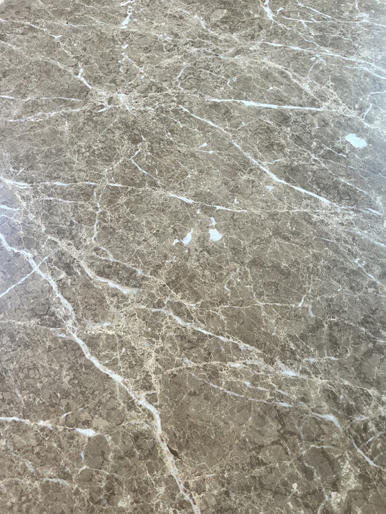 Image 1 of Mesa ovalada mármol marrón mate