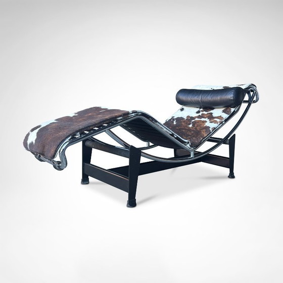 Image 1 of Chaise longue LC4 en peau de poney de Le Corbusier pour Cassina, années 1990