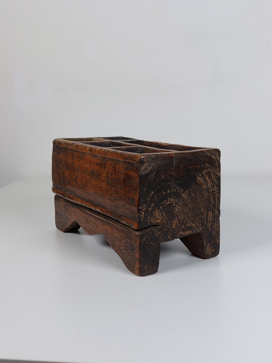 Image 1 of Recipiente antiguo de madera para nueces de betel, almacenamiento asiático, Indonesia, Java