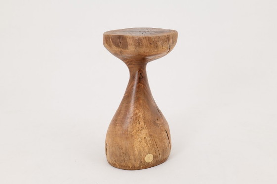 Image 1 of Table d'appoint sculpturale, tabouret, bois massif, noyer, design contemporain, Logniture